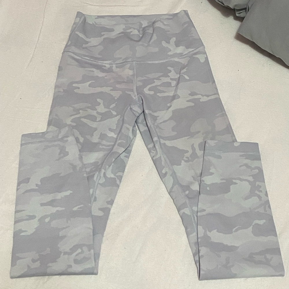 Lululemon Wunder Under High Rise Tight 25” Luxtreme Size 4